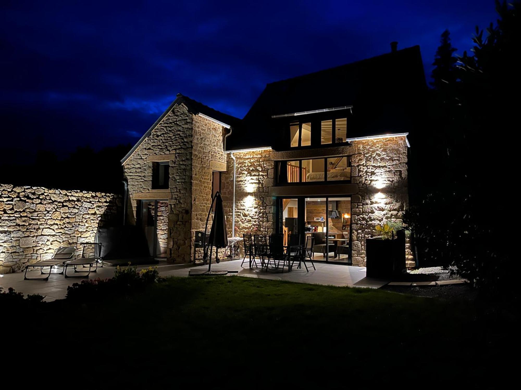 Maison D'Hote Avec Sauna Et Jacuzzi A La Campagne Les Portes du Coglais Buitenkant foto