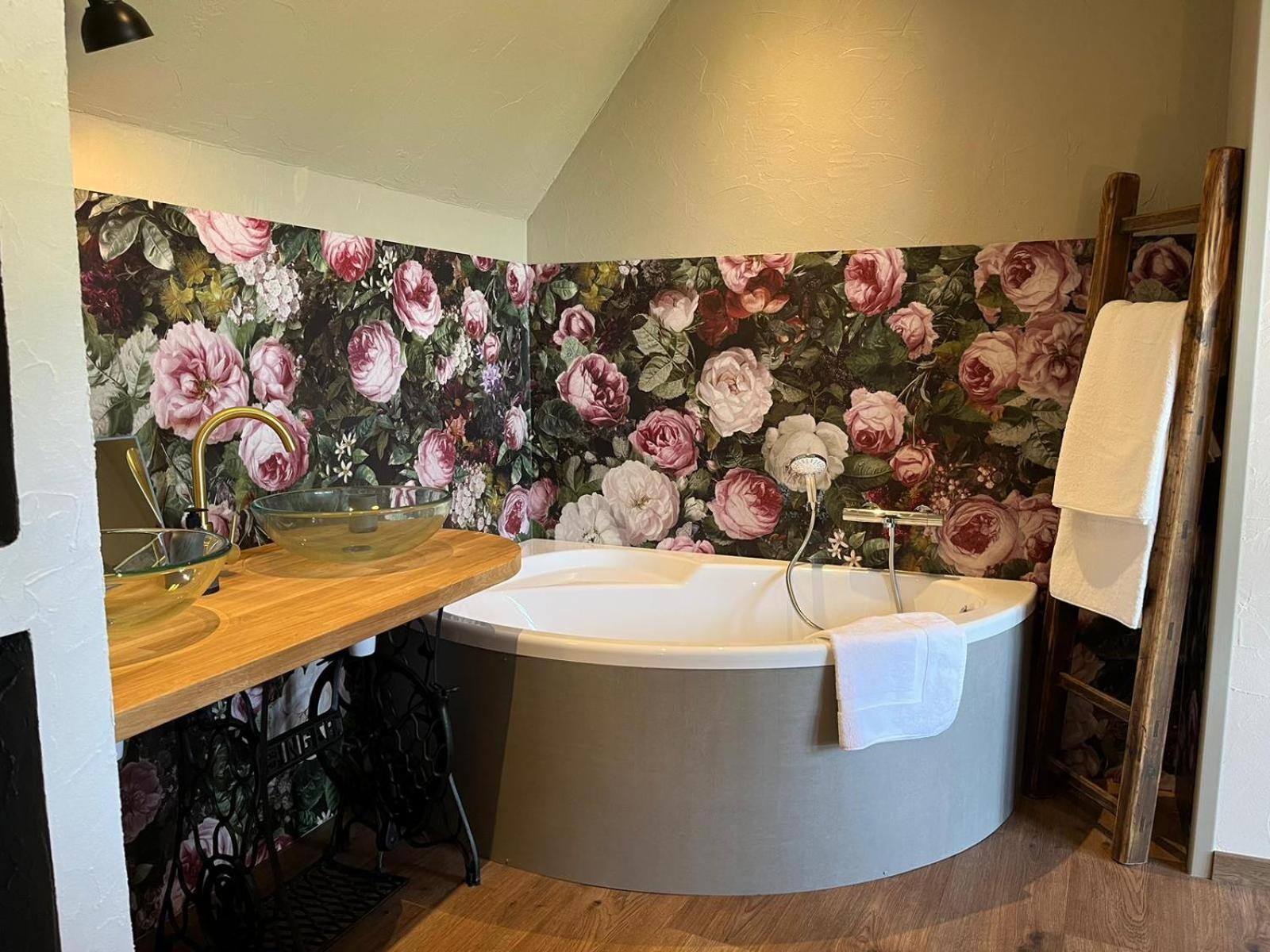Maison D'Hote Avec Sauna Et Jacuzzi A La Campagne Les Portes du Coglais Buitenkant foto